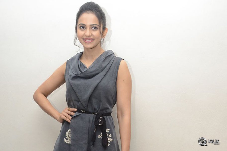 Rakul-Preet-At-Khakee-Movie-Promotions